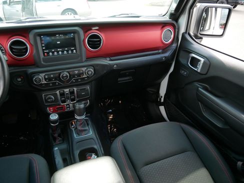 Used 2020 Jeep Gladiator Rubicon w/ Safety Group AWD/4WD image 11