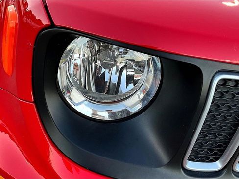 Used 2023 Jeep Renegade Latitude image 29