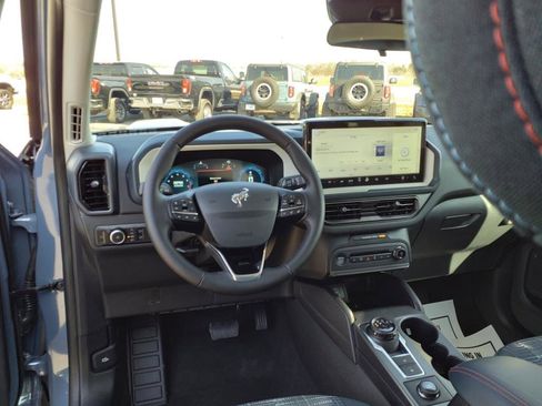 New 2025 Ford Bronco Sport Heritage w/ Convenience Package image 15