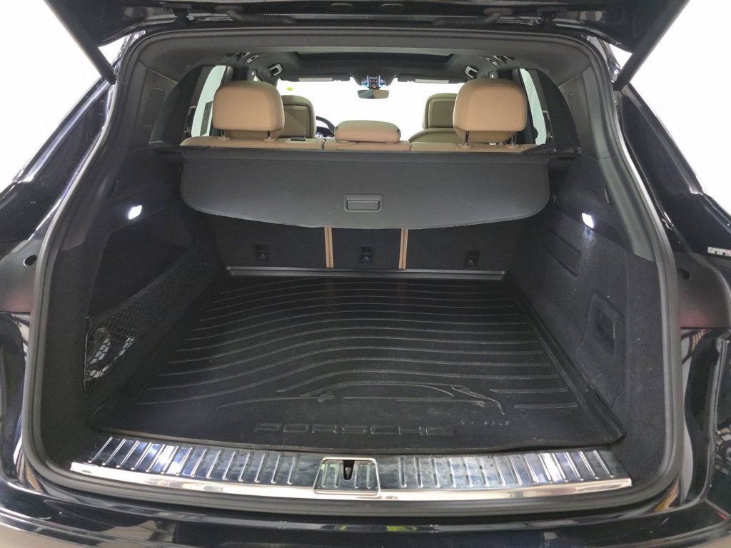 Used 2019 Porsche Cayenne AWD/4WD image 16