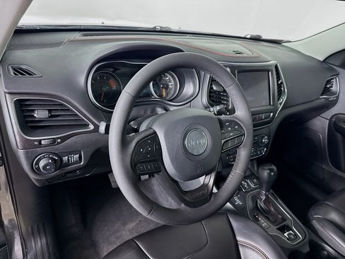 Used 2022 Jeep Cherokee Trailhawk AWD/4WD image 8