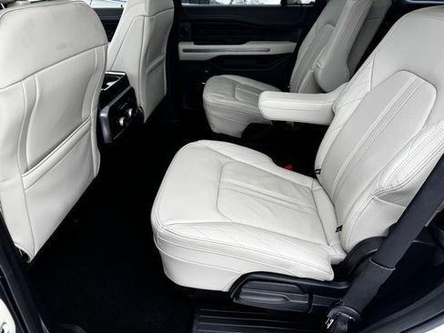 Used 2020 Ford Expedition Platinum image 7