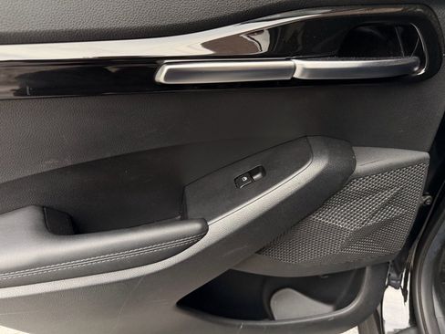 Used 2022 Kia Seltos EX image 18