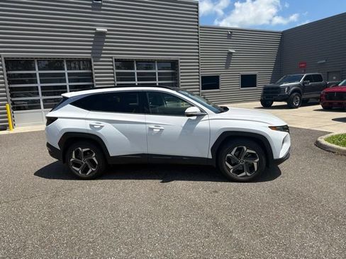 Used 2022 Hyundai Tucson Limited AWD/4WD image 2