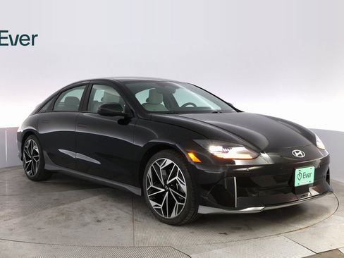 Used 2023 Hyundai Ioniq 6 SEL image 4