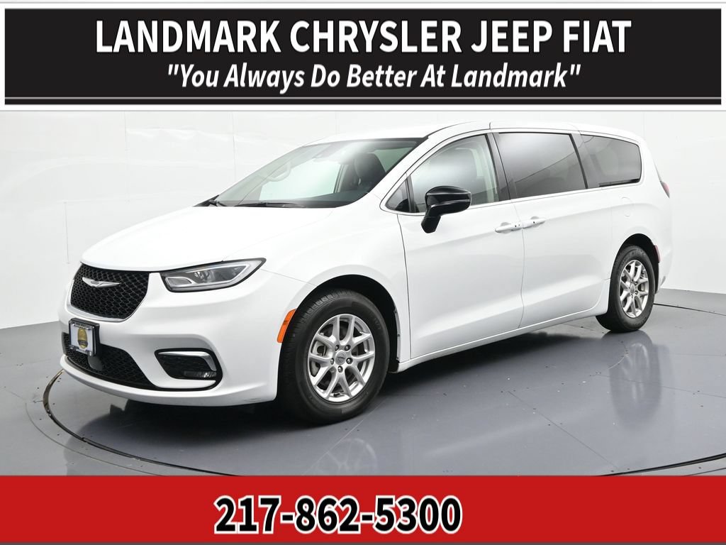 Used 2024 Chrysler Pacifica Touring-L FWD image 1