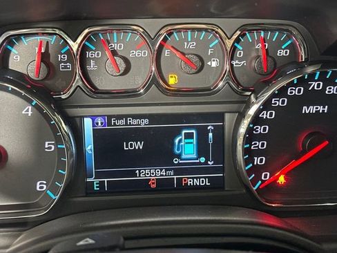 Used 2018 Chevrolet Suburban LT image 18