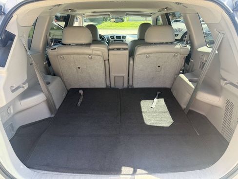 Used 2012 Toyota Highlander Limited w/ Tow Pkg FWD image 26