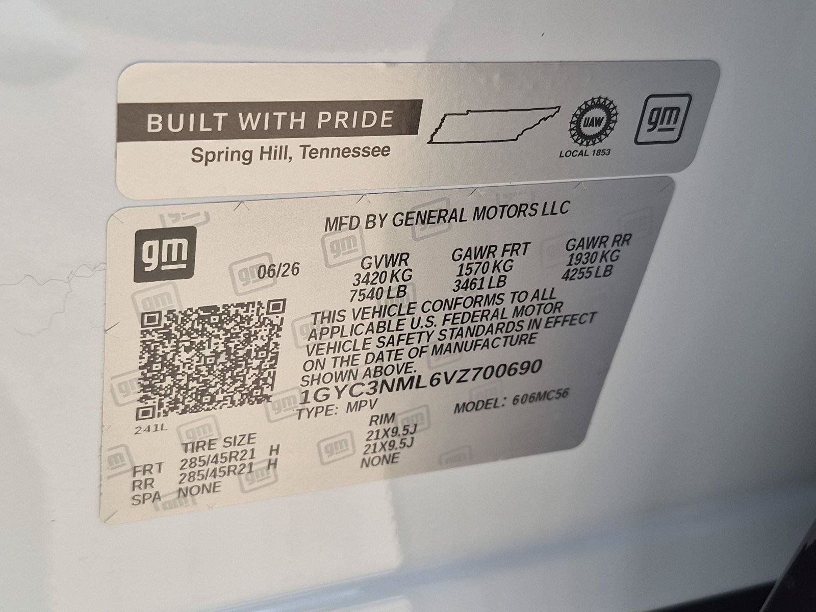 New 2027 Cadillac Vistiq Sport w/ LPO, Floor Liner Package AWD/4WD image 32