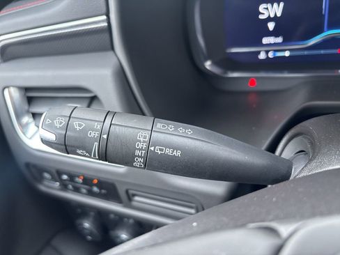 Used 2024 Chevrolet Suburban RST image 22