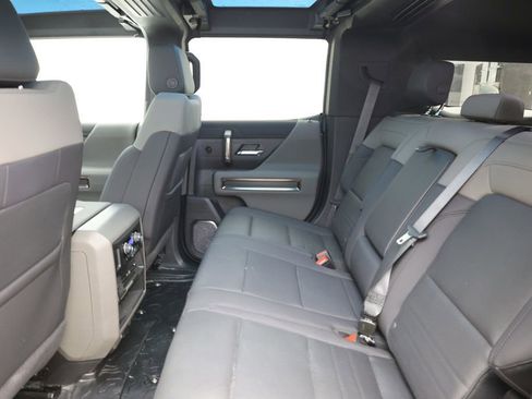 Used 2024 GMC Hummer EV 3X image 17