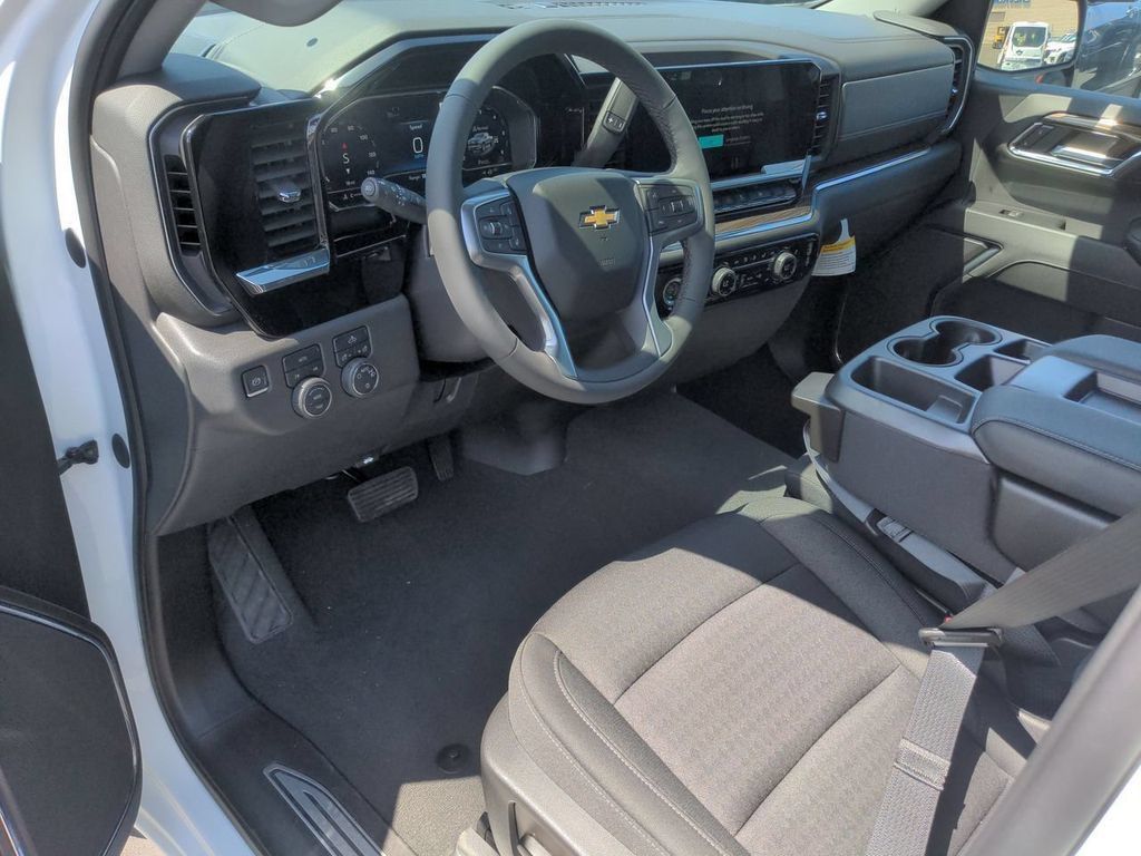 Used 2023 Chevrolet Silverado 1500 LT AWD/4WD image 10