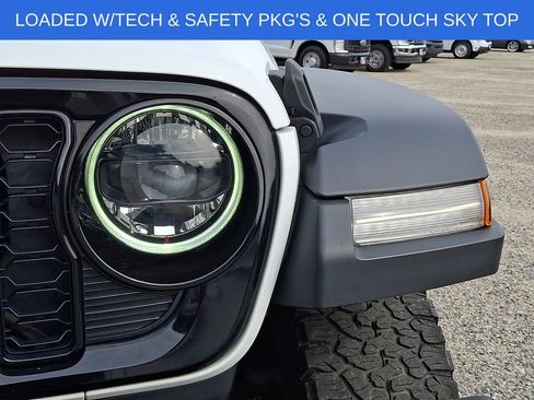 Used 2024 Jeep Wrangler Unlimited AWD/4WD image 9
