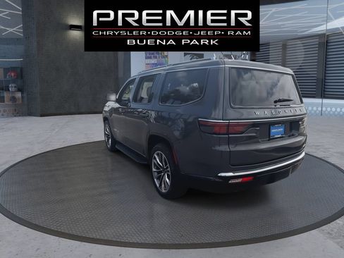 Used 2024 Jeep Wagoneer Series II w/ Premium Group I RWD image 6