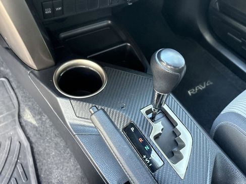 Used 2015 Toyota RAV4 XLE image 17