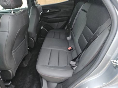 Used 2023 Chevrolet TrailBlazer RS w/ Sun and Liftgate Package image 11