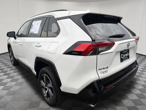 Used 2025 Toyota RAV4 SE AWD/4WD image 5