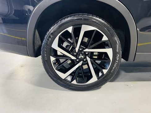 Used 2024 Mitsubishi Outlander SE image 13