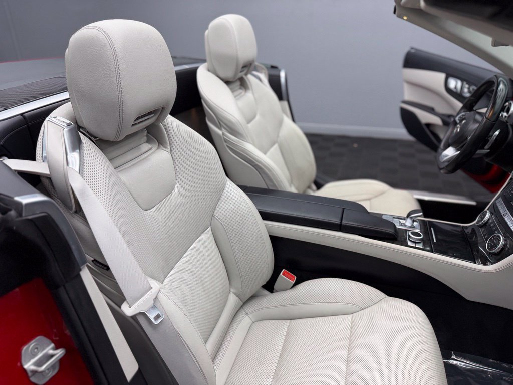 Used 2017 Mercedes-Benz SL 550 w/ Driver Assistance Package image 41