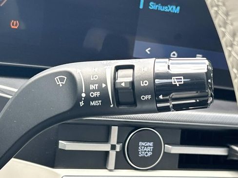Used 2025 Hyundai Santa Fe SE FWD image 30