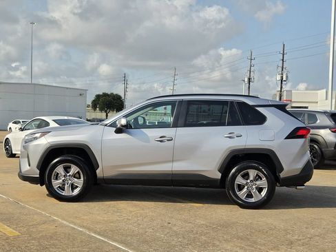 Used 2025 Toyota RAV4 XLE FWD image 6