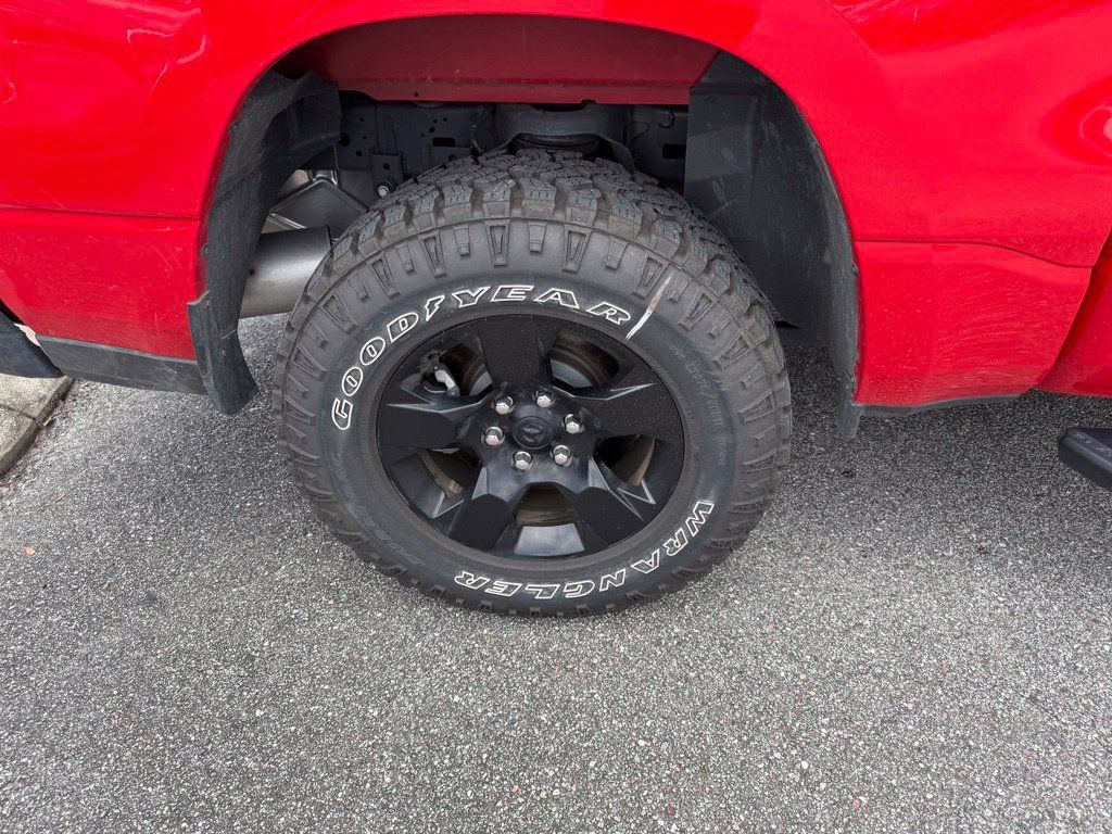 Used 2025 RAM 1500 Warlock AWD/4WD image 5