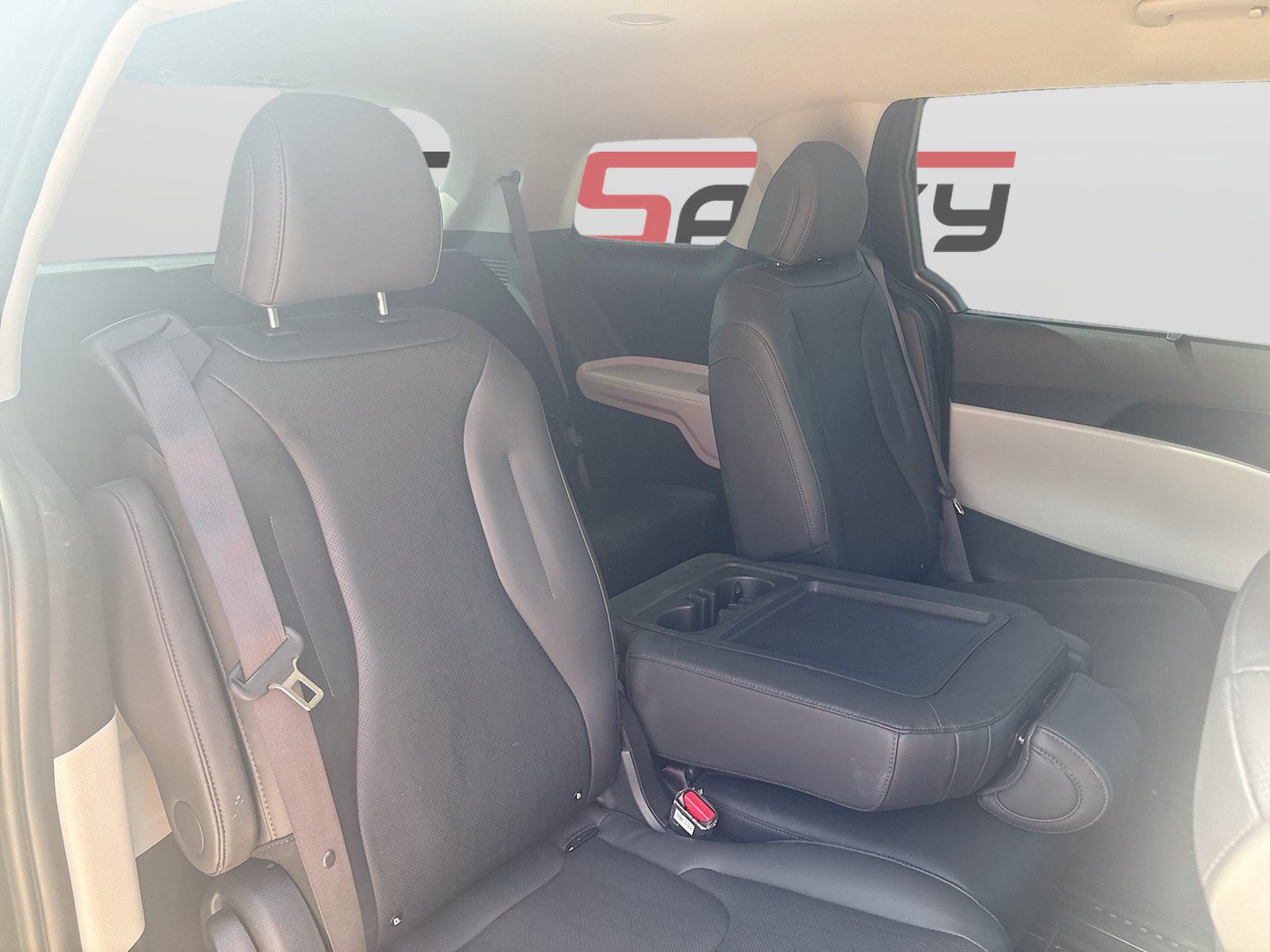 Used 2024 Kia Carnival SX FWD image 28