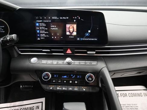 Used 2023 Hyundai Elantra SEL w/ Convenience Package FWD image 15