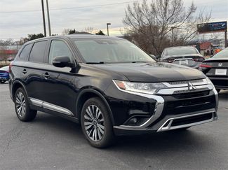 Used 2020 Mitsubishi Outlander SE video 1
