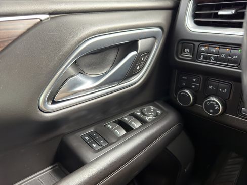Used 2021 Chevrolet Tahoe Z71 w/ Z71 Signature Package AWD/4WD image 7