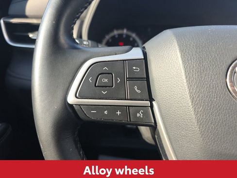 Used 2024 Toyota Highlander LE image 27