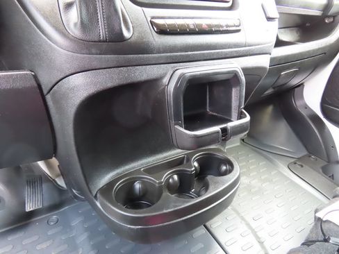 Used 2026 RAM ProMaster 2500 w/ Convenience Group FWD image 17