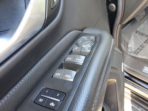 Used 2022 GMC Yukon Denali AWD/4WD image 17