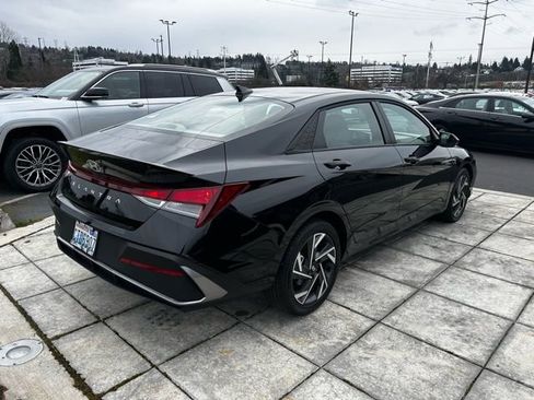 Certified 2025 Hyundai Elantra Sport FWD image 7