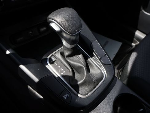 Used 2025 Kia Soul LX FWD image 17