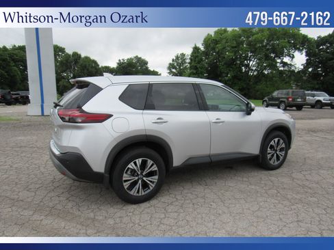 Used 2022 Nissan Rogue SV AWD/4WD image 17