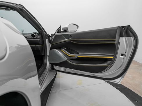 Certified 2023 Ferrari Portofino M image 19