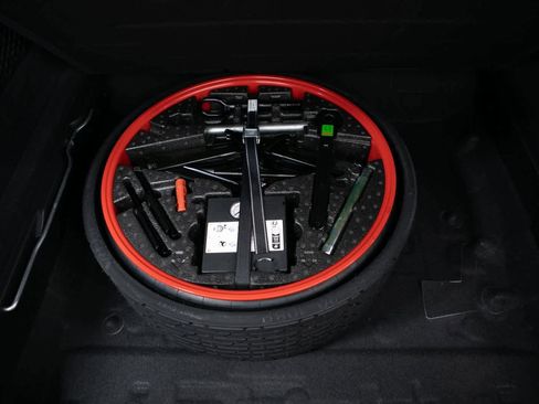 Certified 2023 Porsche Cayenne image 31