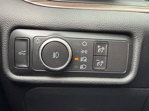 Used 2020 Ford Explorer Limited image 13