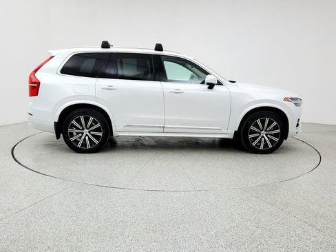Used 2023 Volvo XC90 B5 Plus image 4