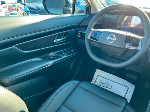 Used 2025 Nissan Murano SV image 11