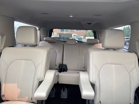 Used 2023 Ford Expedition Max Platinum AWD/4WD image 29