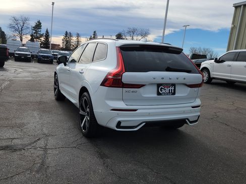 Used 2022 Volvo XC60 T8 R-Design w/ Advanced Package image 9