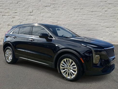 Used 2024 Cadillac XT4 Luxury image 7