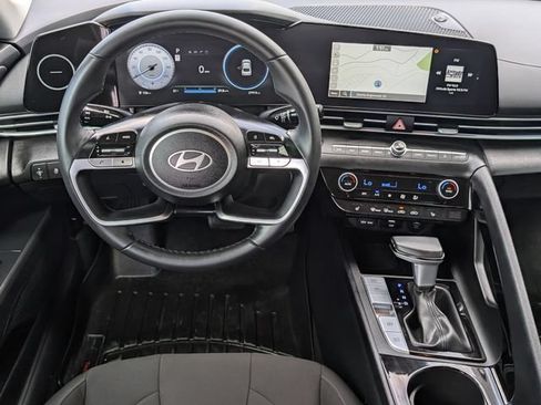 Used 2024 Hyundai Elantra SEL w/ Convenience Package FWD image 22