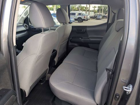 Used 2022 Toyota Tacoma SR AWD/4WD image 14