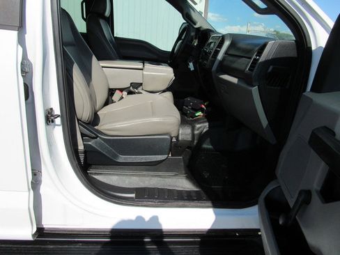 Used 2017 Ford F550 2WD Crew Cab Super Duty image 13