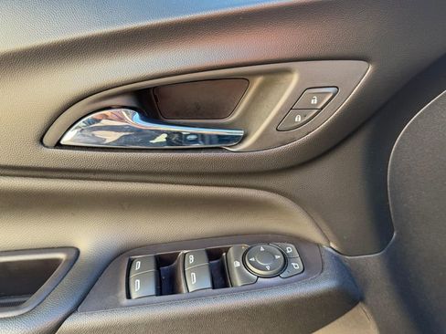 Used 2022 Chevrolet Equinox LT image 11