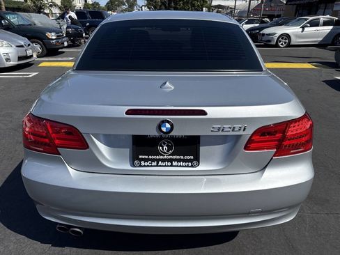 Used 2011 BMW 328i Convertible image 18