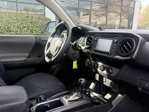 Used 2018 Toyota Tacoma SR w/ SR Convenience Package image 25